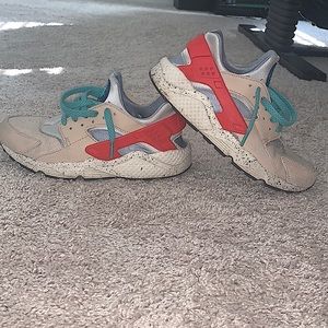 Men’s Nike Air Huaraches Size 8